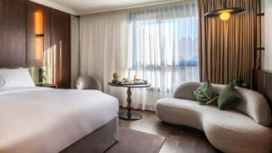 11 من أفضل فنادق رخيصة في مشهد لإقامة مريحة وبأسعار معقولة أفضل الفنادق الرخيصة في مشهد للمسافرين ذوي الميزانية المحدودة